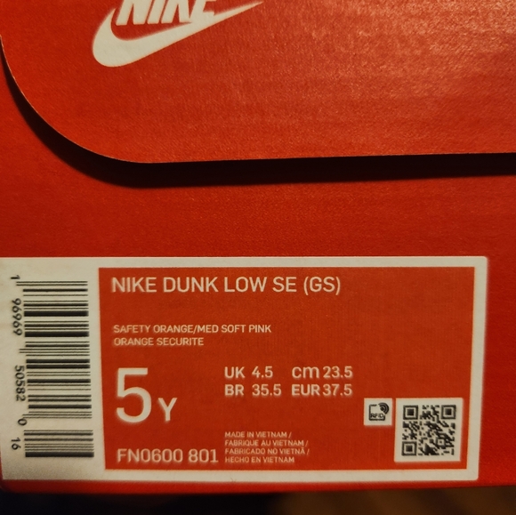 Nike Dunk Low se (GS) size 5y - Picture 6 of 6